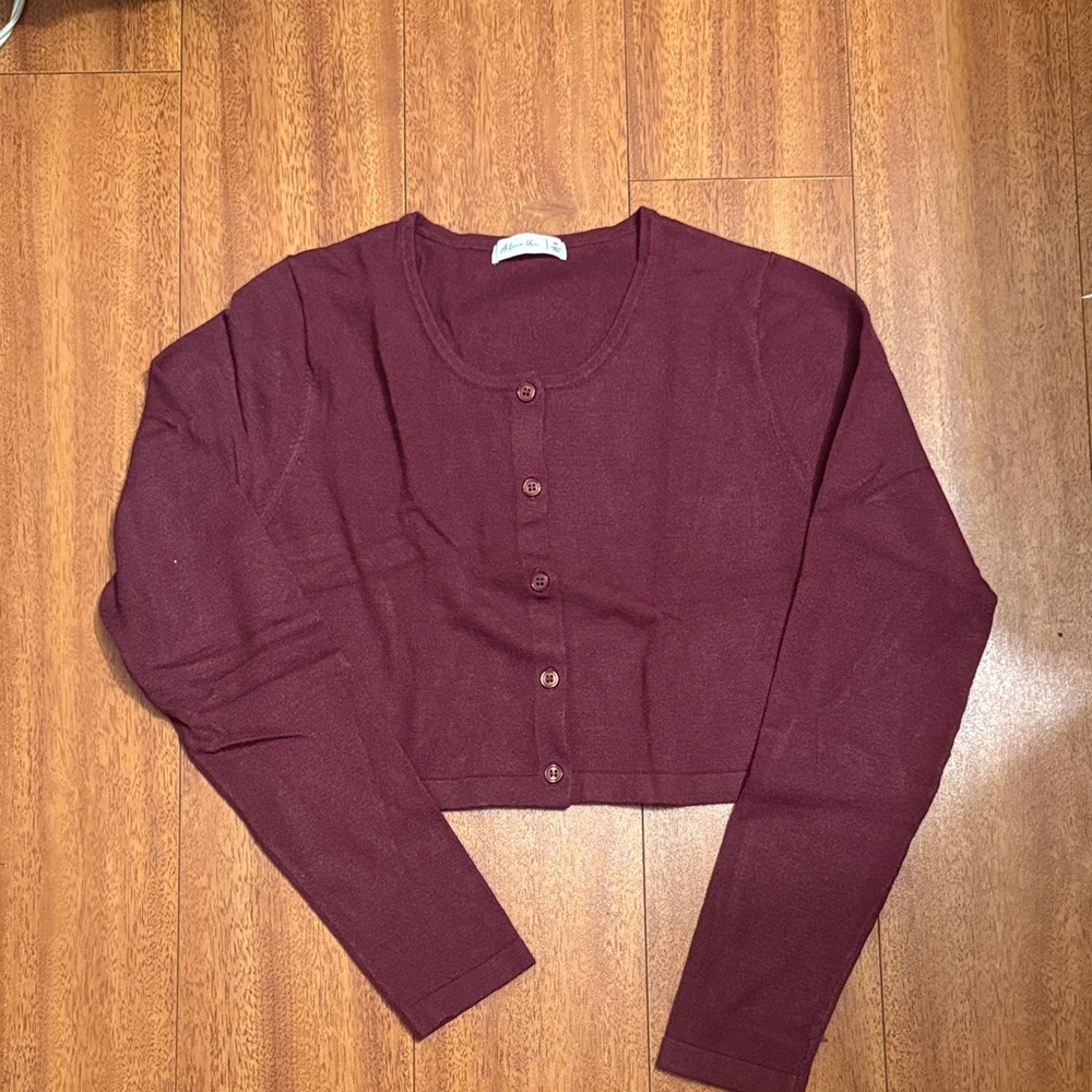 Wine Cropped Button Cardigan